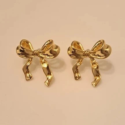 Ribbon Star Earrings