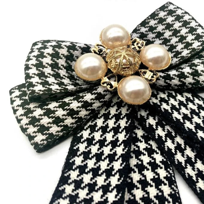 Schoolgirl Houndstooth Collar Pin