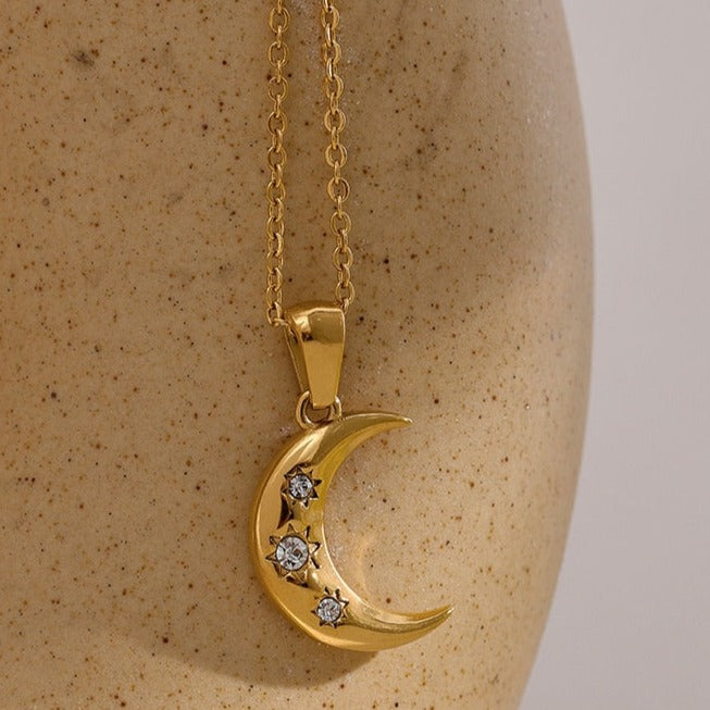 Naive Moon Necklace