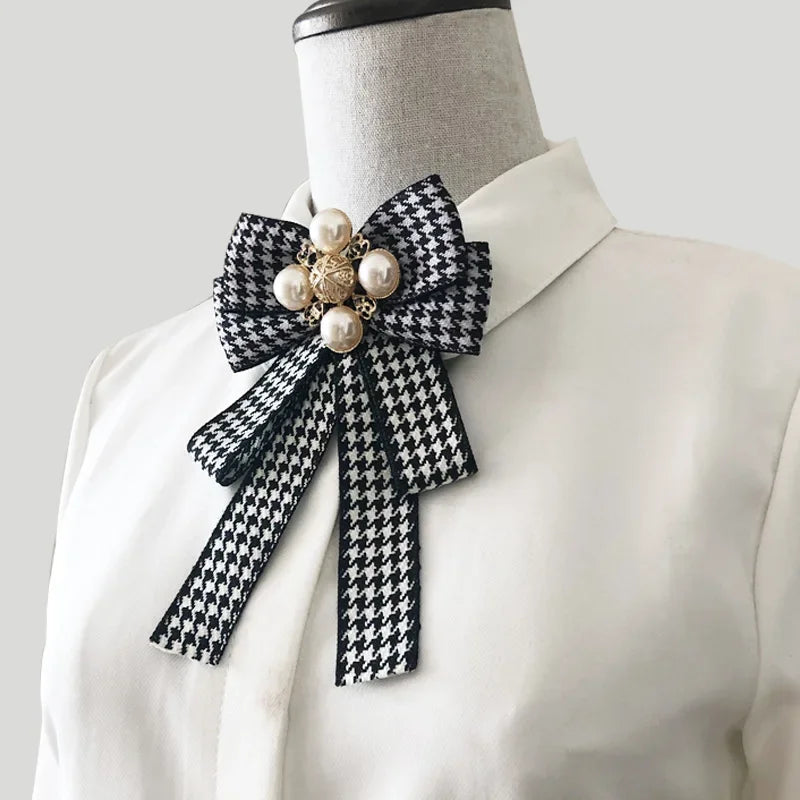 Schoolgirl Houndstooth Collar Pin